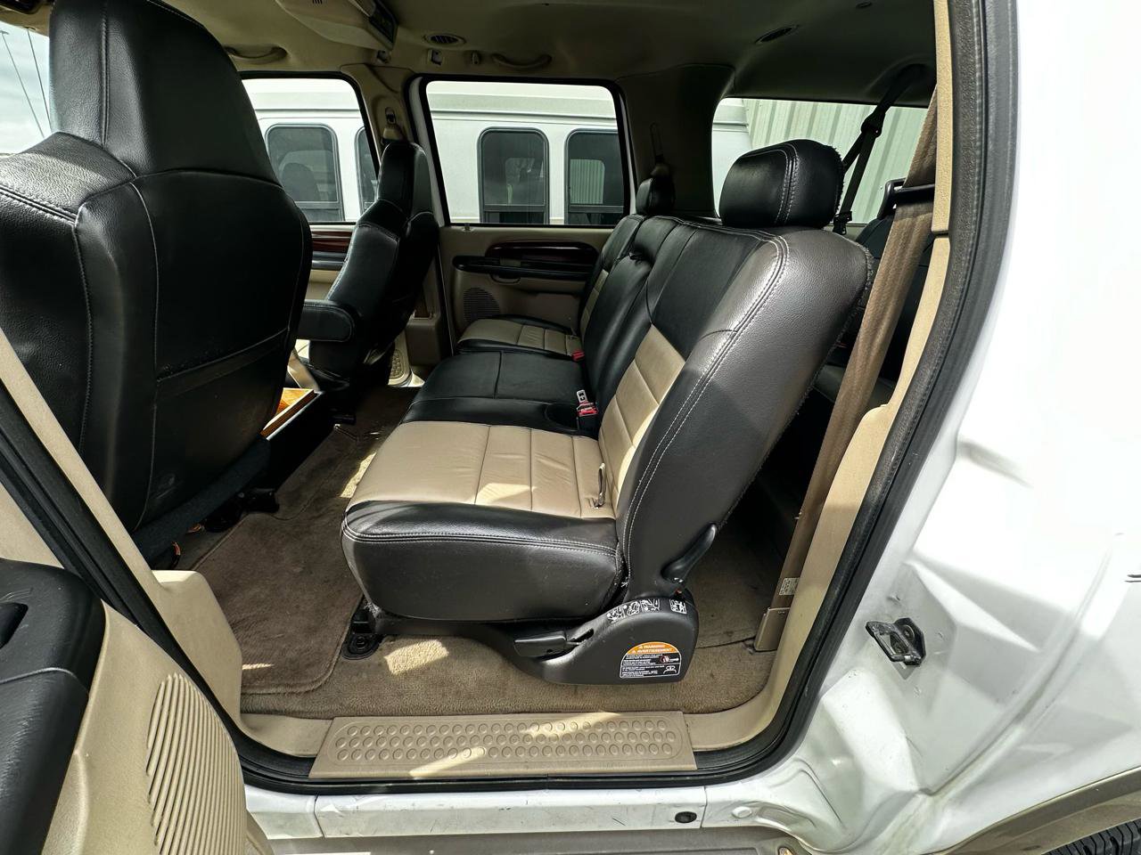 Used 2005 Ford Excursion Eddie Bauer image 42