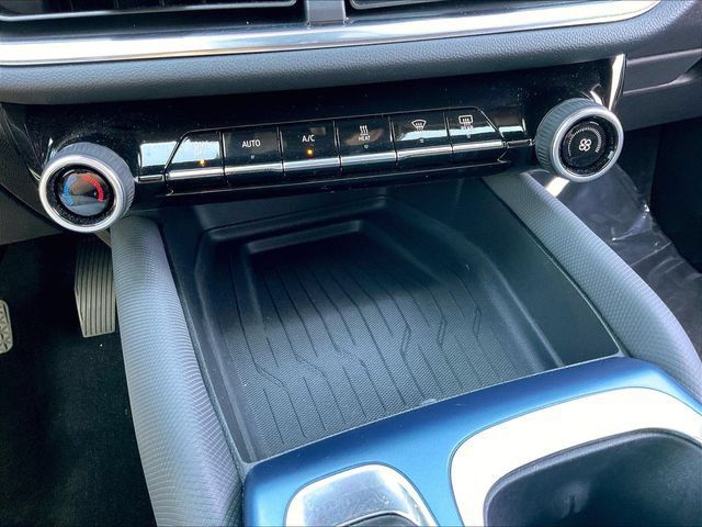 Certified 2024 Chevrolet Equinox EV LT FWD image 17