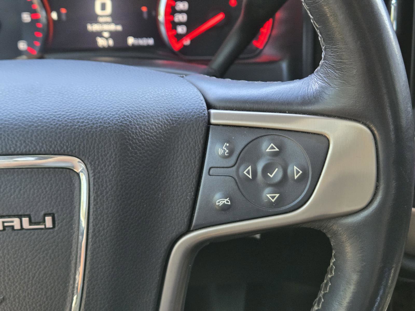 Used 2015 GMC Sierra 1500 Denali w/ Driver Alert Package image 22