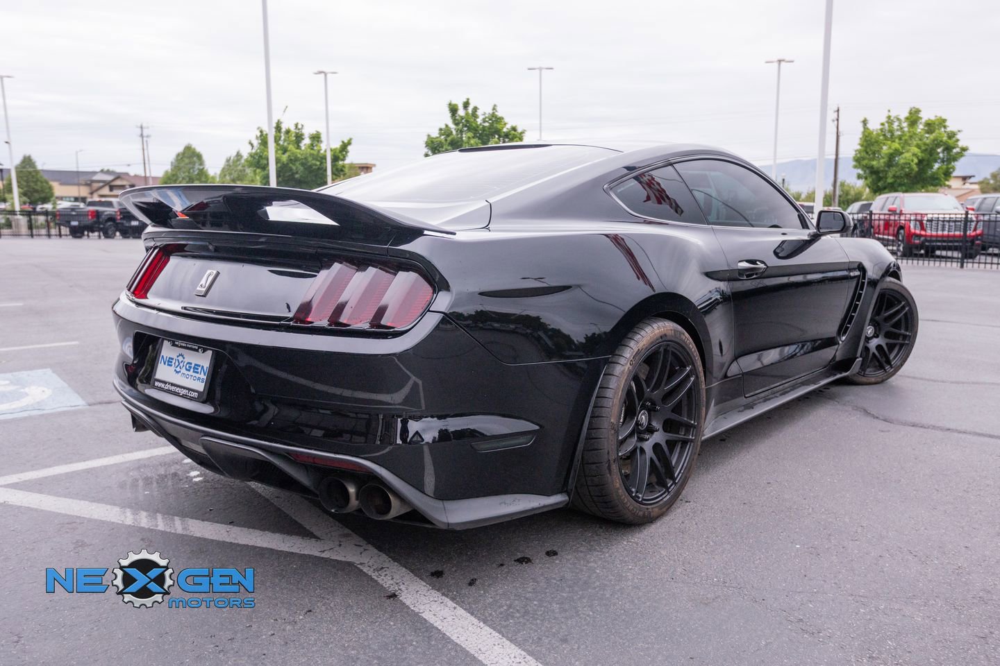 Used 2016 Ford Mustang Shelby GT350 w/ Track Package RWD image 7