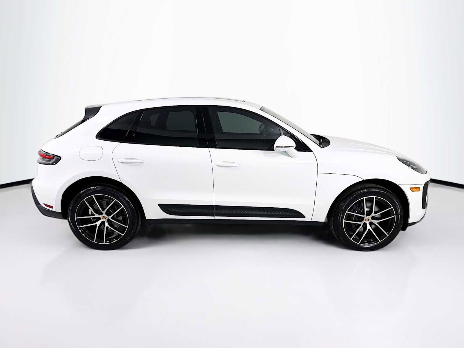 New 2026 Porsche Macan image 8
