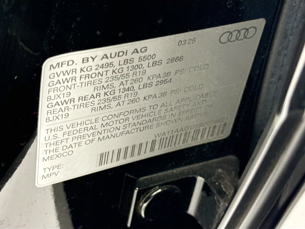 Used 2025 Audi Q5 Premium AWD/4WD image 34