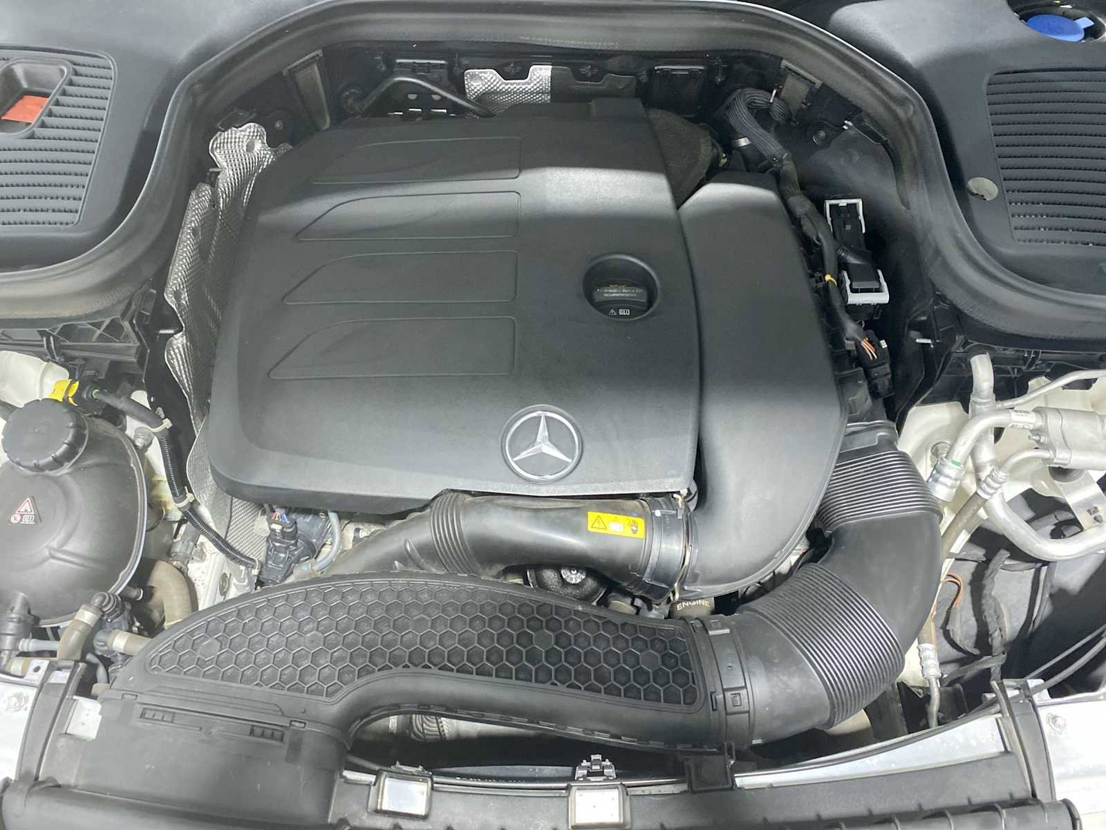 Used 2020 Mercedes-Benz GLC 300 4MATIC image 9