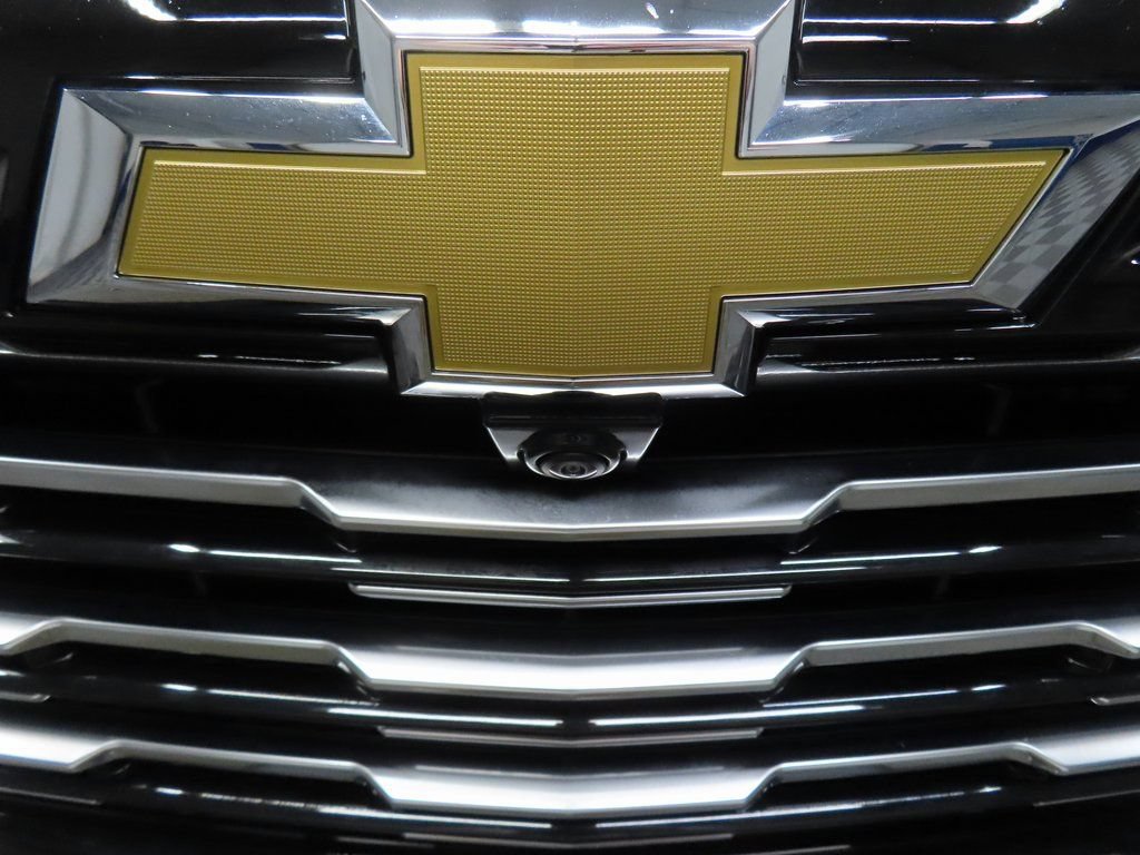 Used 2025 Chevrolet Suburban High Country AWD/4WD image 53