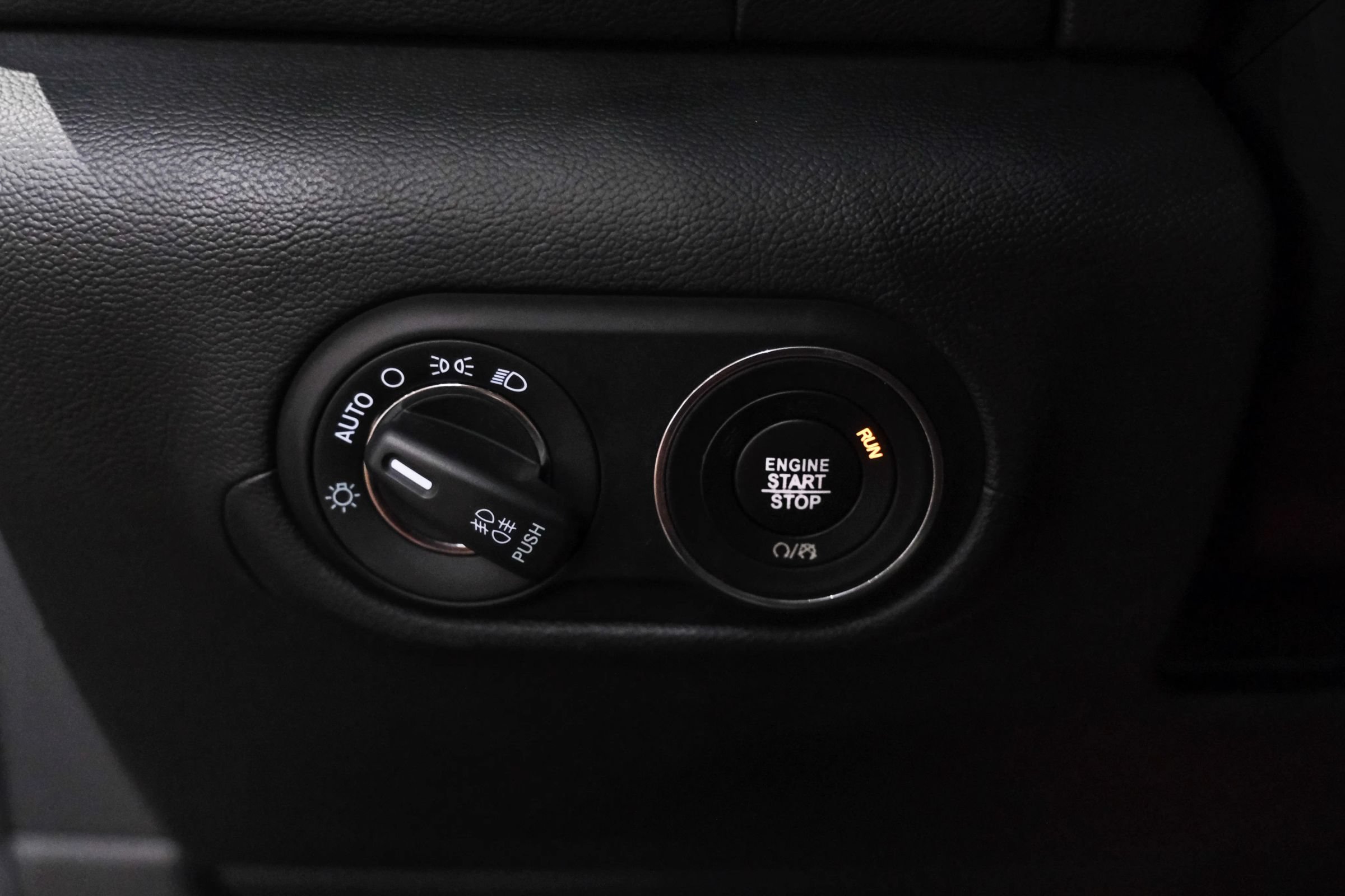 Used 2017 Maserati Levante AWD/4WD image 18