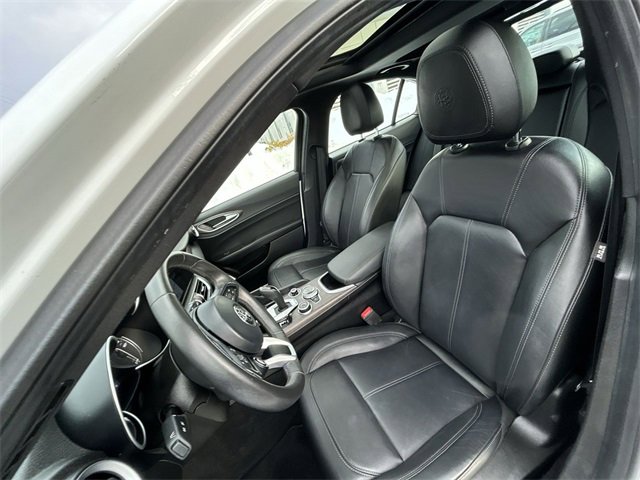 Used 2022 Alfa Romeo Giulia Ti image 15