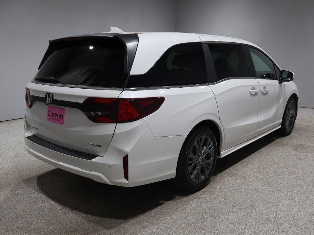 Used 2026 Honda Odyssey Touring image 2