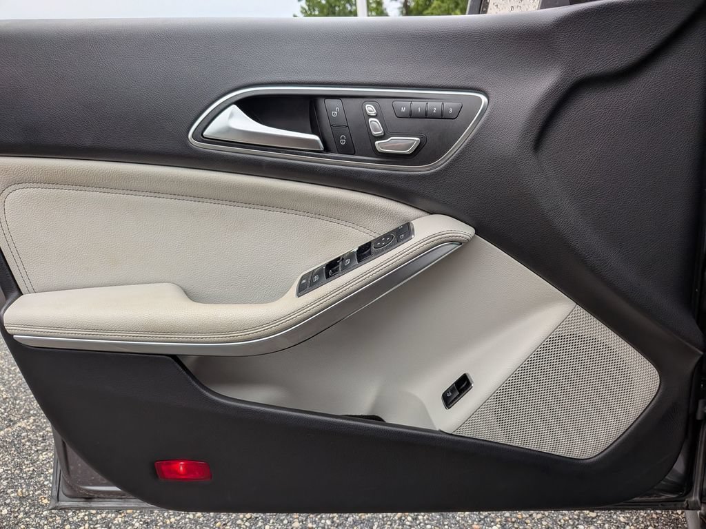 Used 2019 Mercedes-Benz CLA 250 image 30