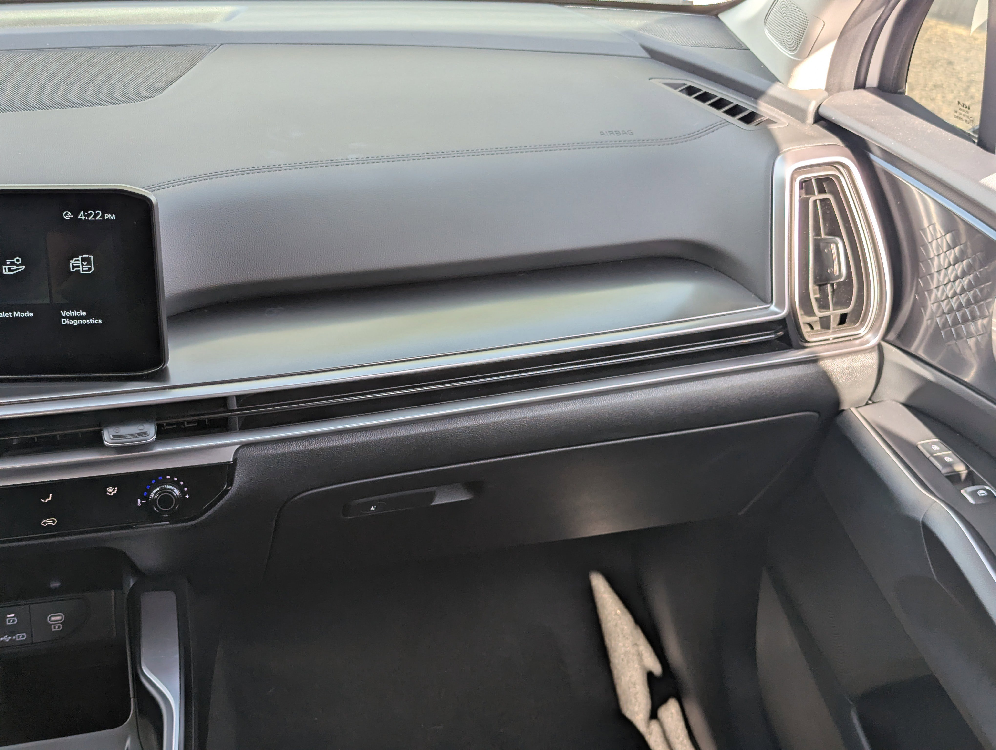 Certified 2025 Kia Sorento LX image 15