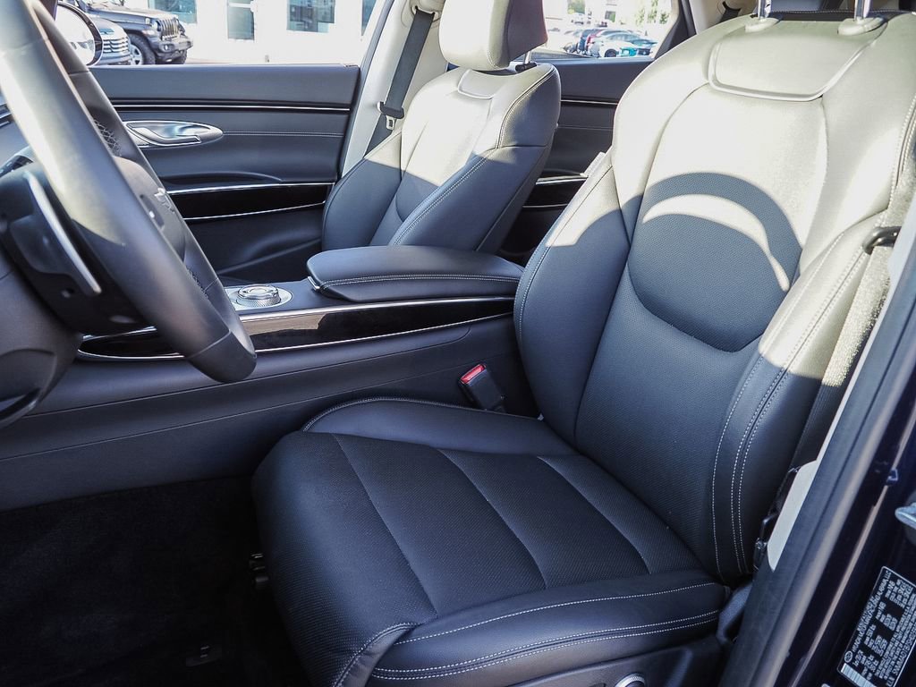 Used 2025 Genesis GV70 2.5T image 25