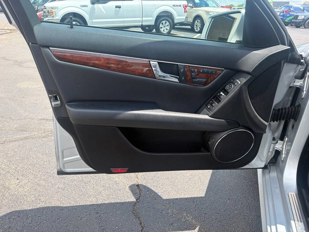 Used 2011 Mercedes-Benz C 300 4MATIC Sedan image 19