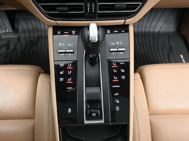 Used 2022 Porsche Macan Base image 37