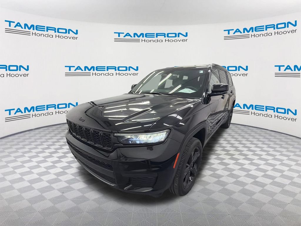 Used 2023 Jeep Grand Cherokee L Laredo RWD image 1