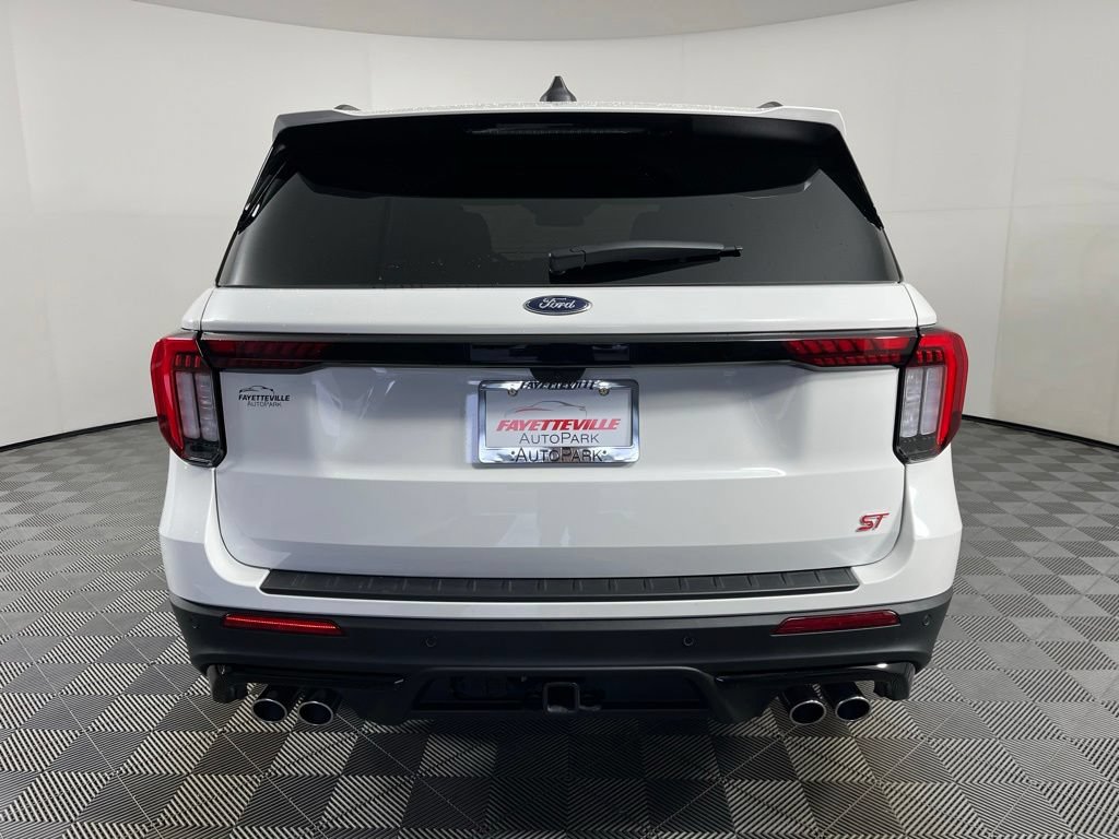 Used 2025 Ford Explorer ST AWD/4WD image 11