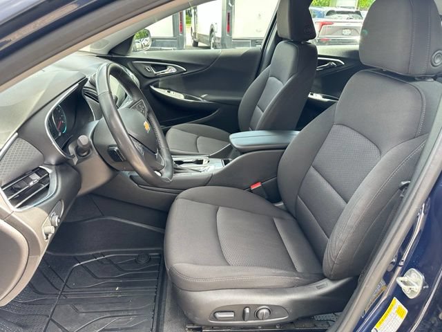 Used 2018 Chevrolet Malibu LT w/ Driver Confidence Package FWD image 11