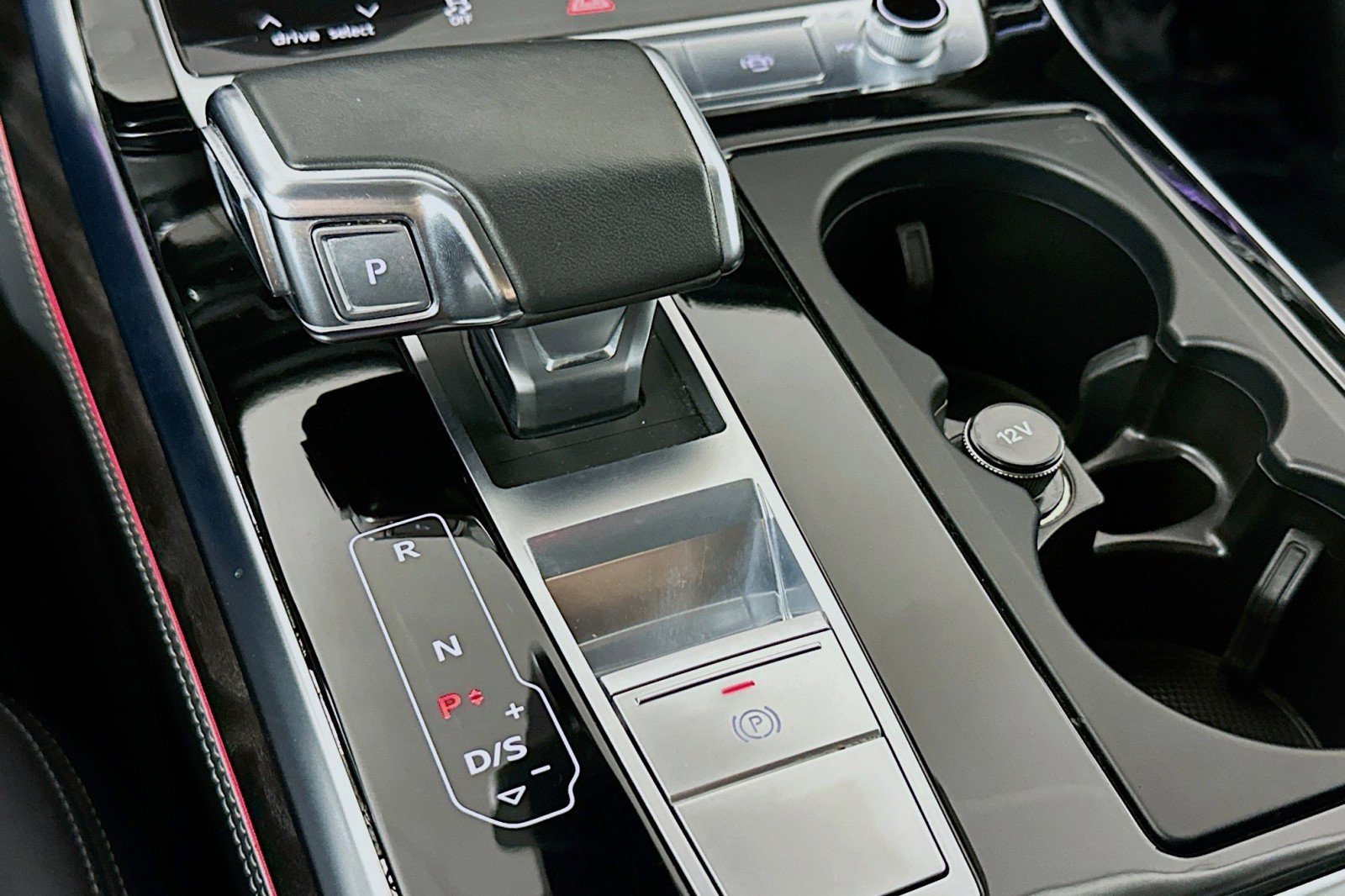 Used 2023 Audi Q8 Prestige w/ Prestige Package image 7