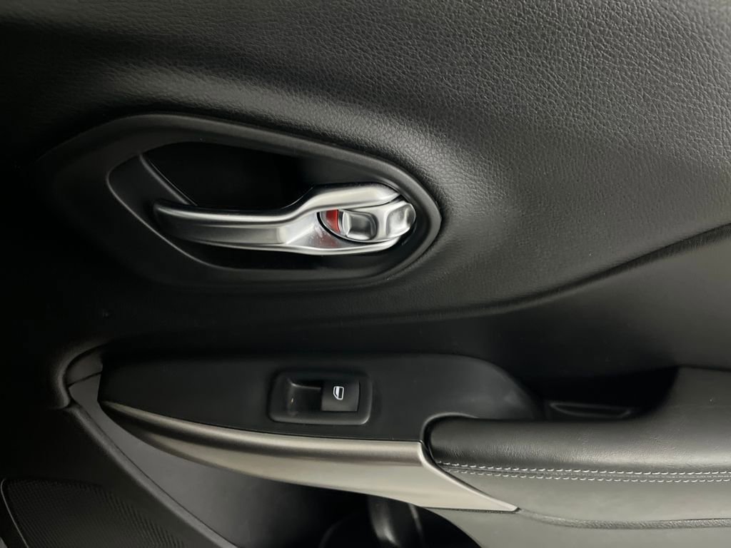 Used 2019 Jeep Cherokee Latitude w/ Popular Appearance Group image 58