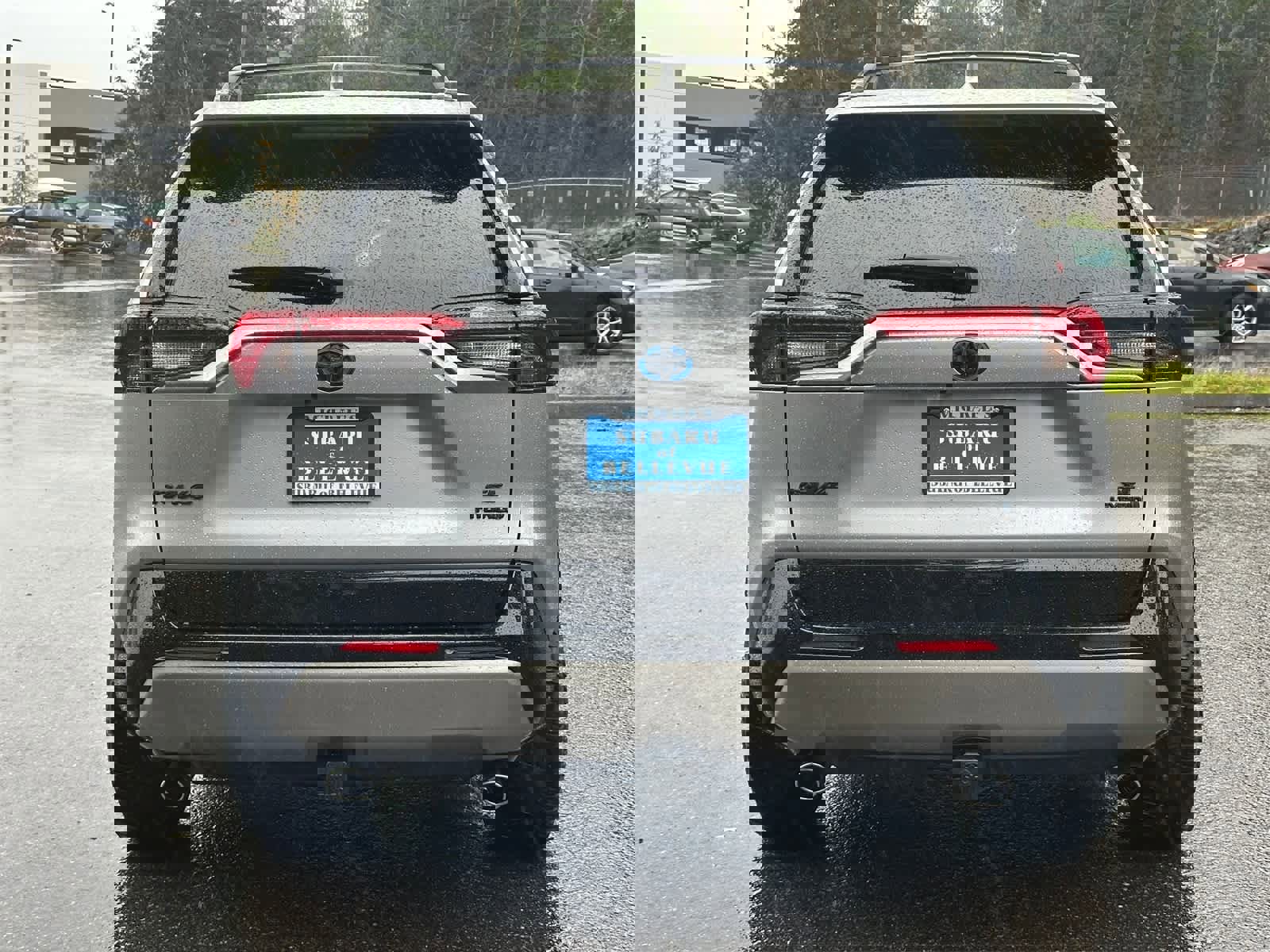 Used 2022 Toyota RAV4 SE image 4