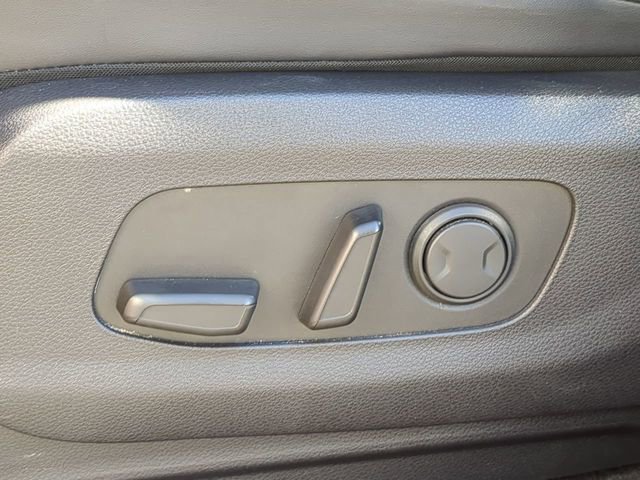 Used 2024 Kia Carnival LX image 22