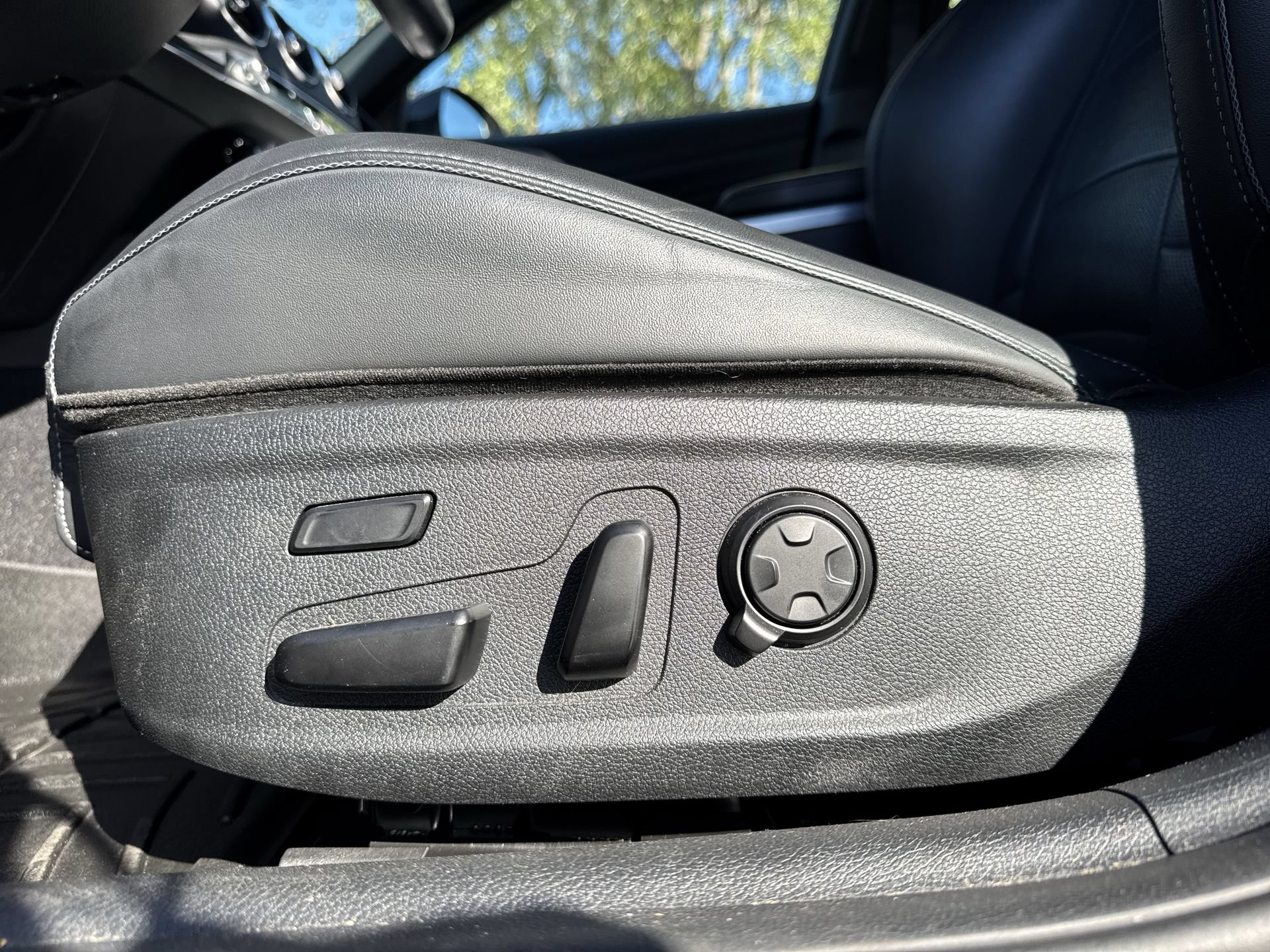 Used 2023 Kia Stinger GT2 AWD/4WD image 12