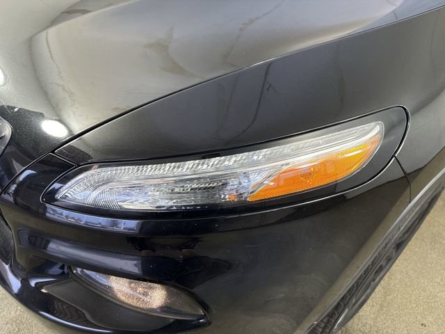 Used 2015 Jeep Cherokee Limited image 29