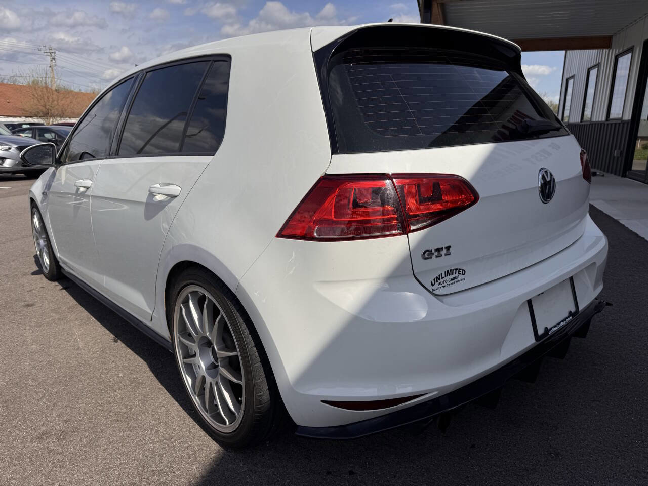 Used 2015 Volkswagen GTI SE image 9