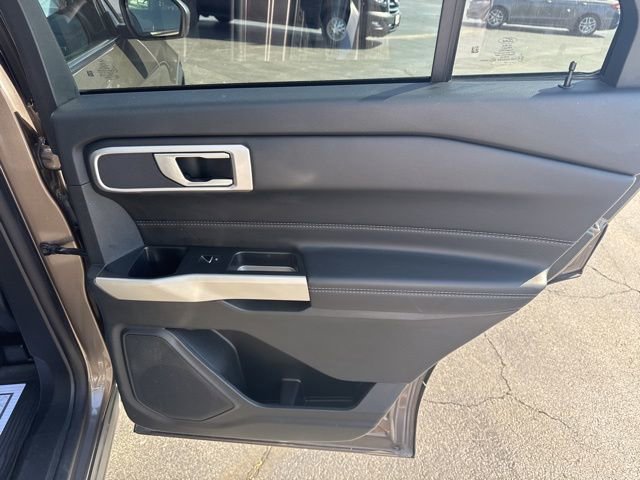 Used 2021 Ford Explorer XLT w/ Equipment Group 202A image 16