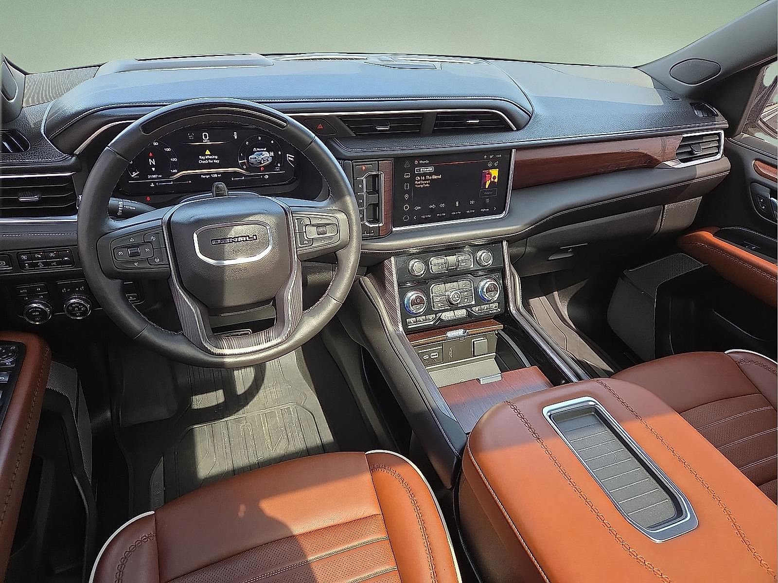 Certified 2023 GMC Yukon Denali Ultimate image 12