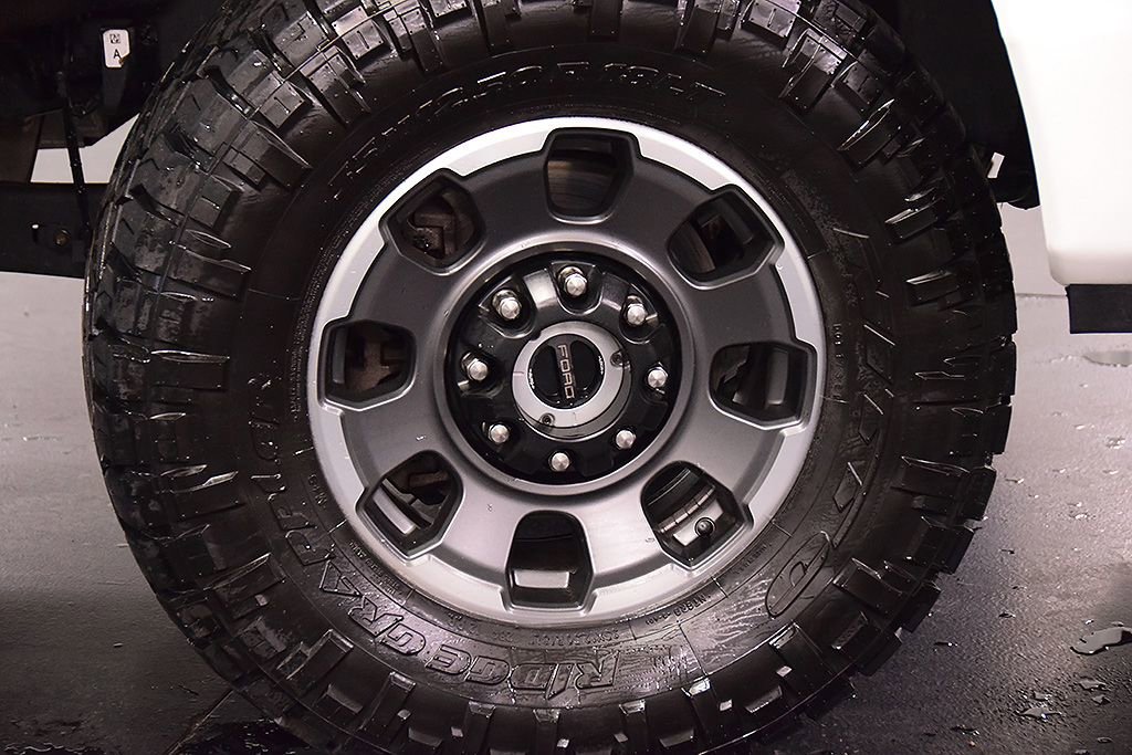 Used 2024 Ford F350 Platinum w/ Tremor Off-Road Package image 14