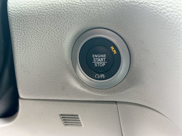 Used 2023 Chrysler Pacifica Touring-L FWD image 19