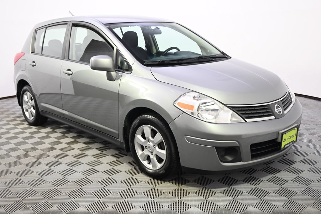 Used 2008 Nissan Versa Hatchback w/ Convenience Pkg FWD image 6
