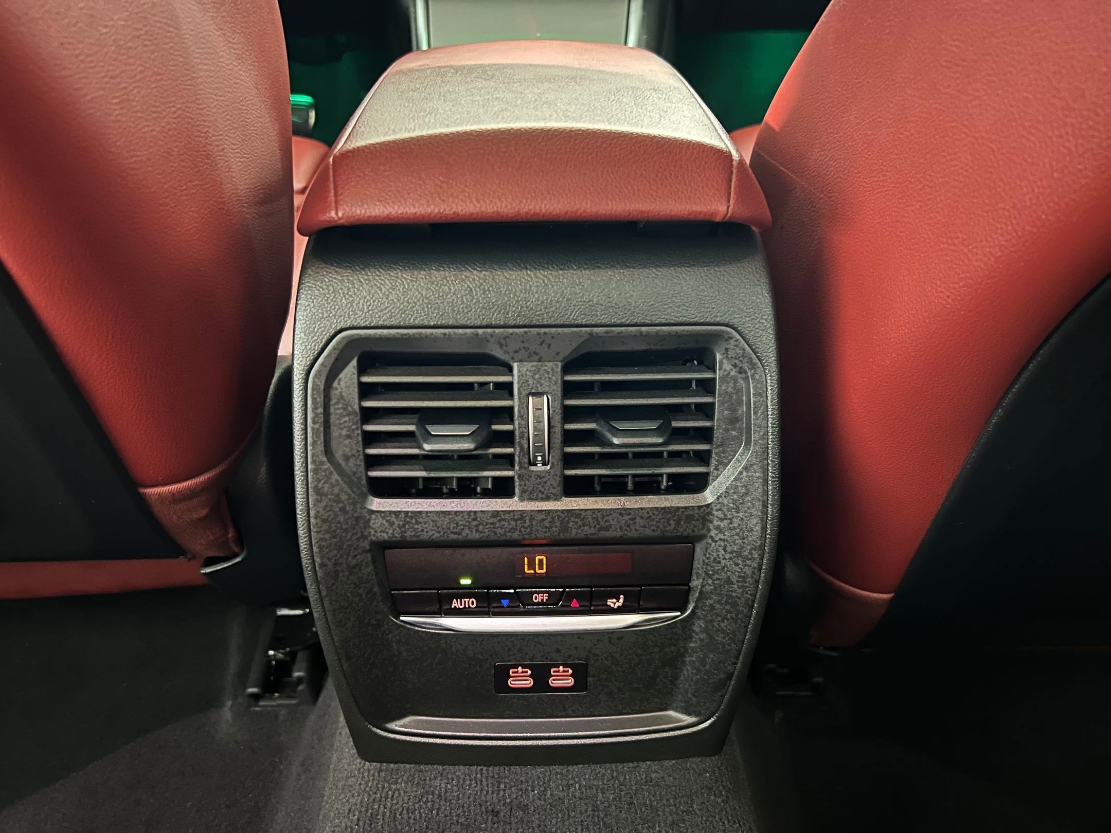 Used 2025 BMW 330i xDrive Sedan w/ M Sport Package AWD/4WD image 34