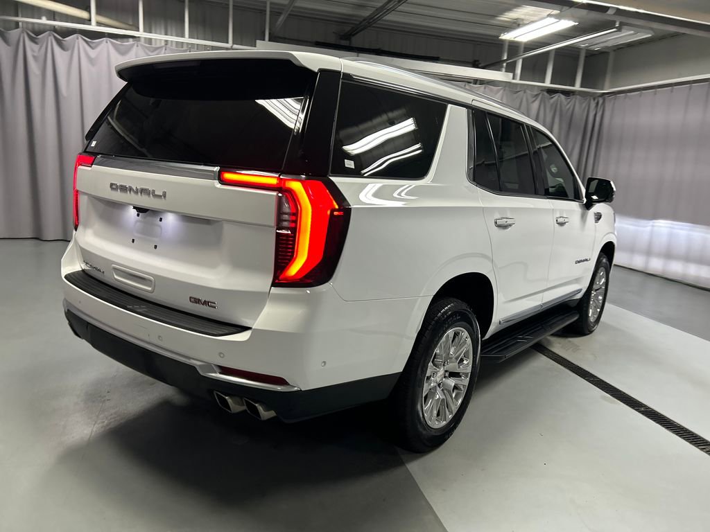 Used 2025 GMC Yukon Denali AWD/4WD image 7