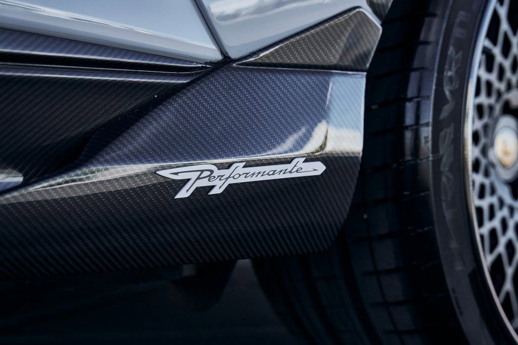 Used 2024 Lamborghini Urus Performante image 17