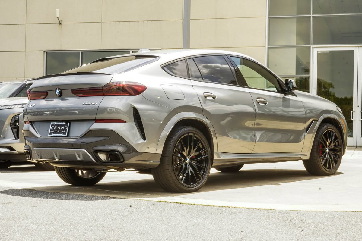 Used 2025 BMW X6 xDrive40i w/ Executive Package AWD/4WD image 12