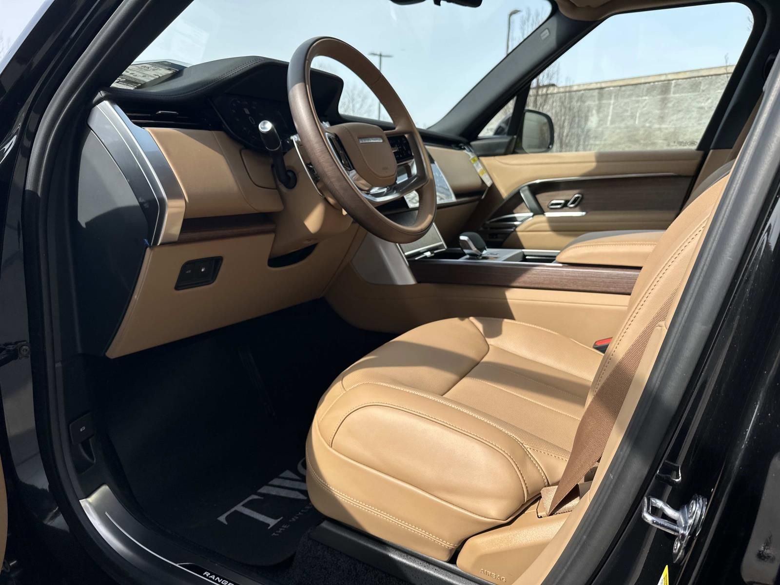 New 2026 Land Rover Range Rover SE image 11