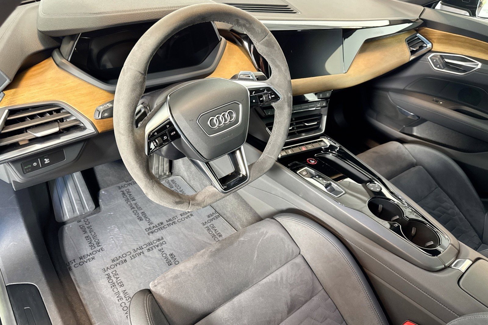 Used 2023 Audi e-tron GT Premium Plus AWD/4WD image 9