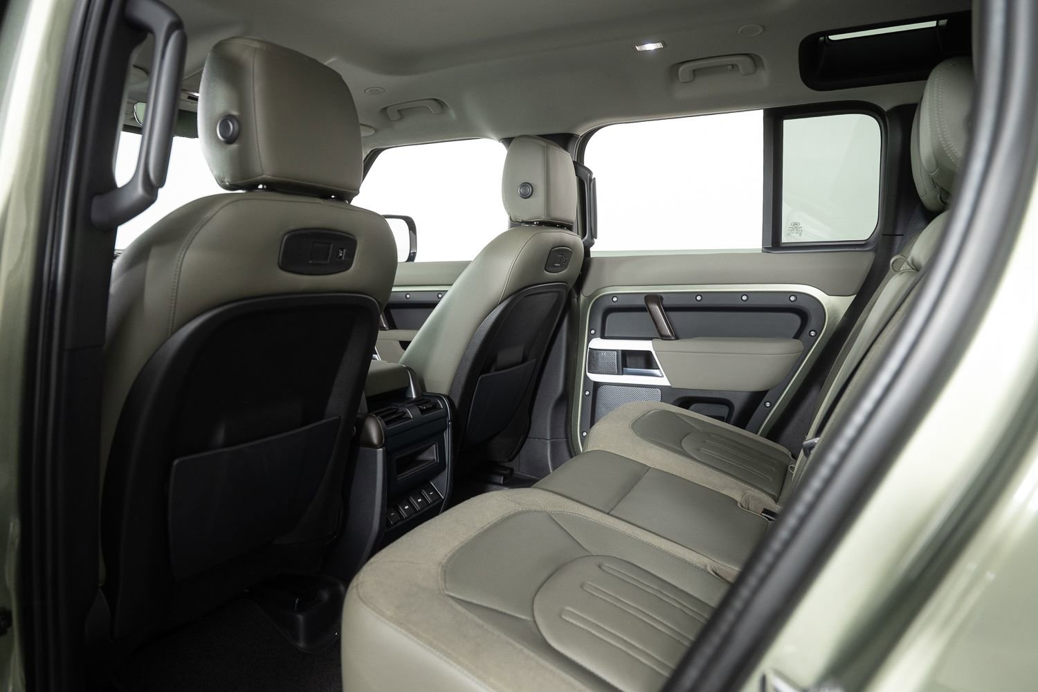 Used 2020 Land Rover Defender 110 S image 18