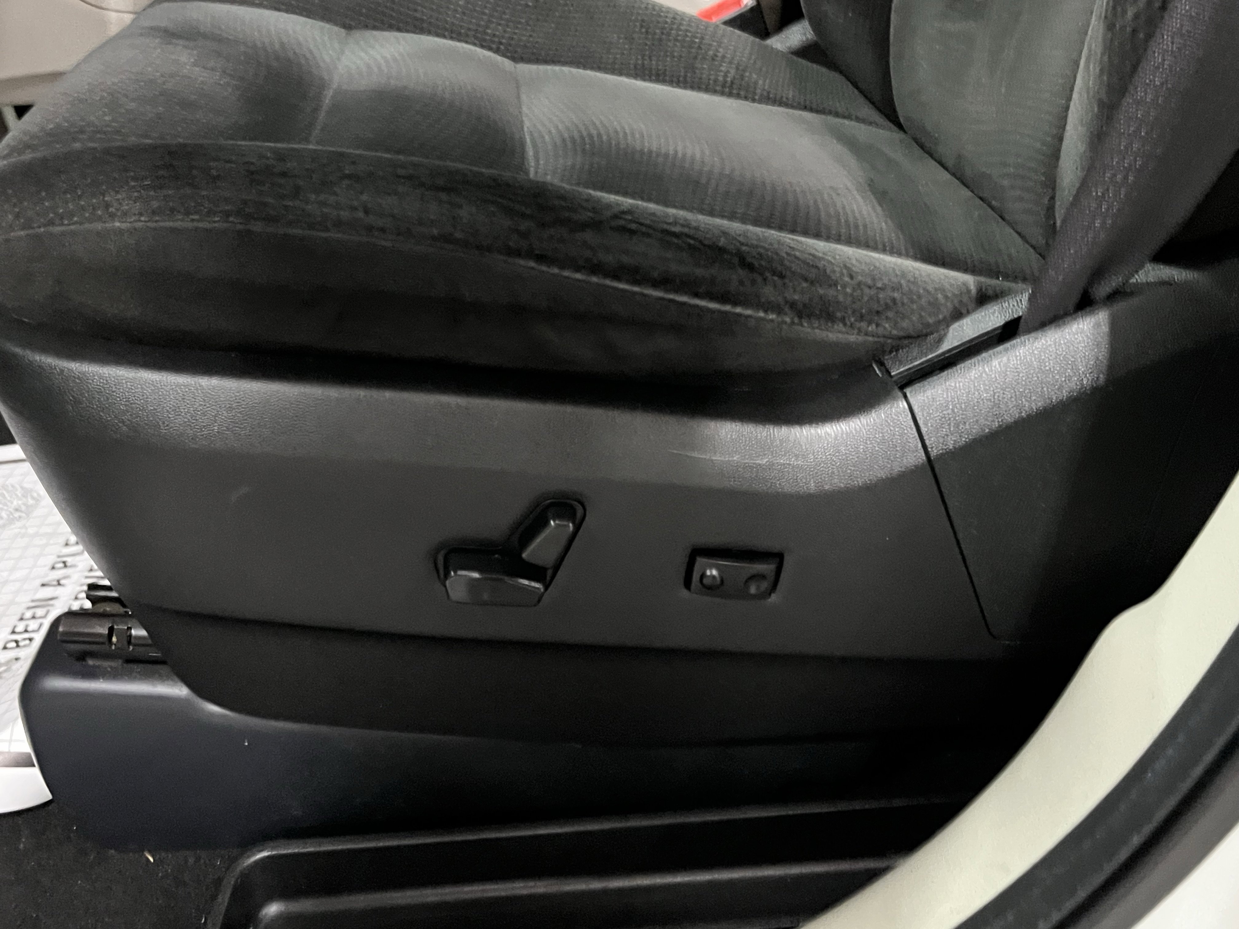 Used 2016 Dodge Grand Caravan SXT w/ Rear Park Assist Package image 17