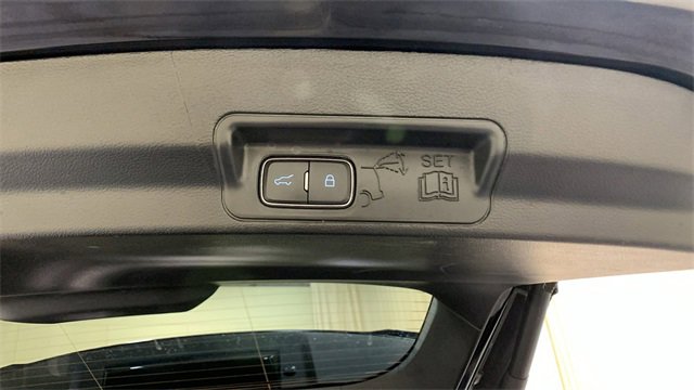 Used 2022 Ford Explorer XLT image 21