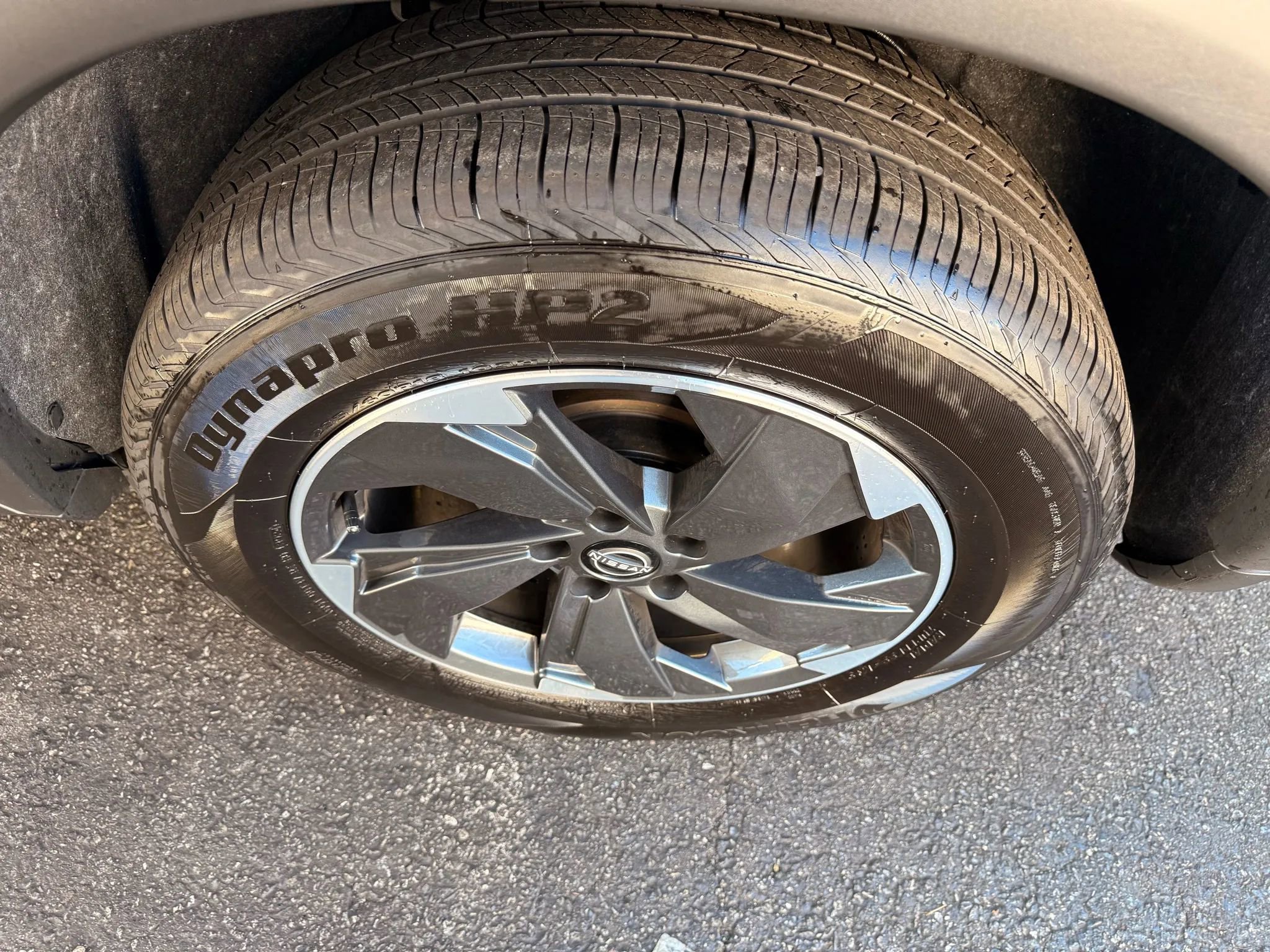 Used 2025 Nissan Rogue SV image 43