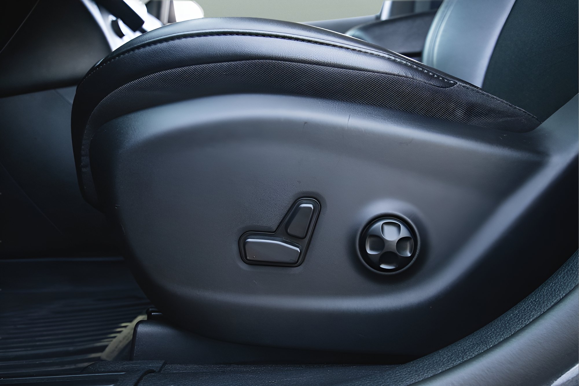 Used 2019 Jeep Cherokee Latitude Plus FWD image 10
