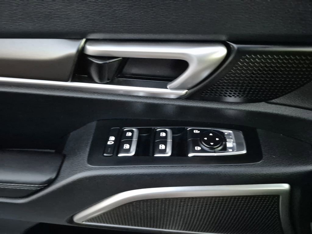 Certified 2025 Kia Telluride S image 9