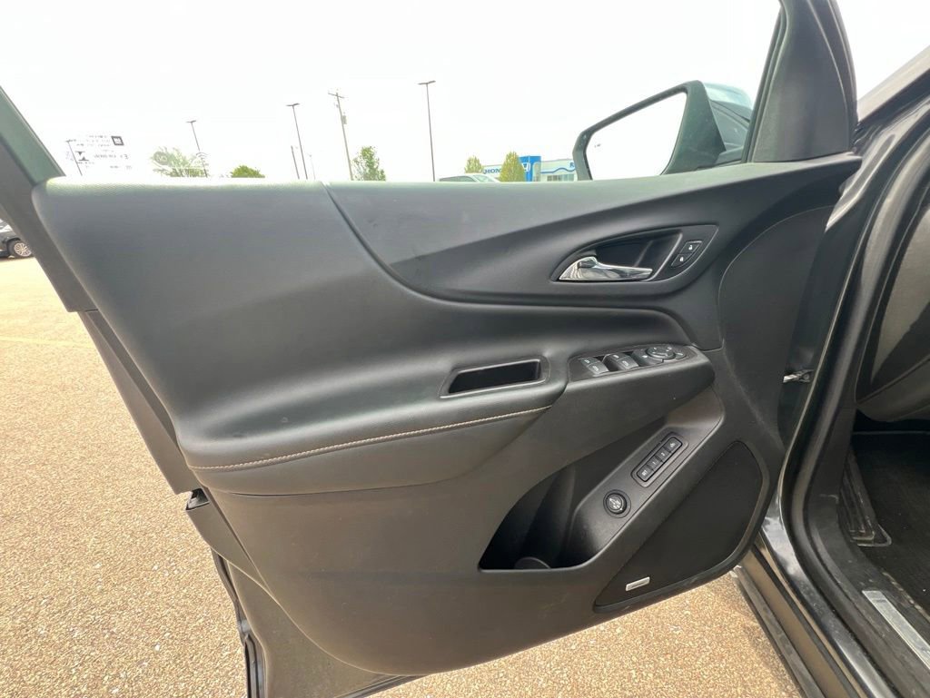 Used 2021 Chevrolet Equinox Premier AWD/4WD image 16
