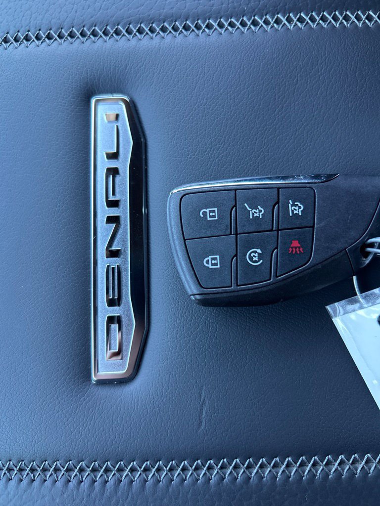 Used 2026 GMC Yukon XL Denali w/ Sun & Power Step Package AWD/4WD image 35