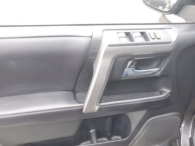 Used 2018 Toyota 4Runner SR5 Premium AWD/4WD image 18