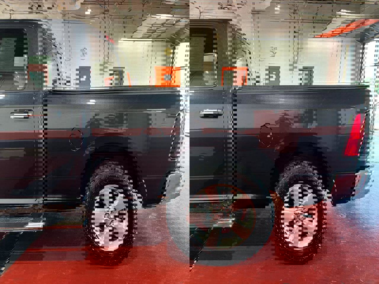 Used 2016 RAM 1500 Classic SLT image 11