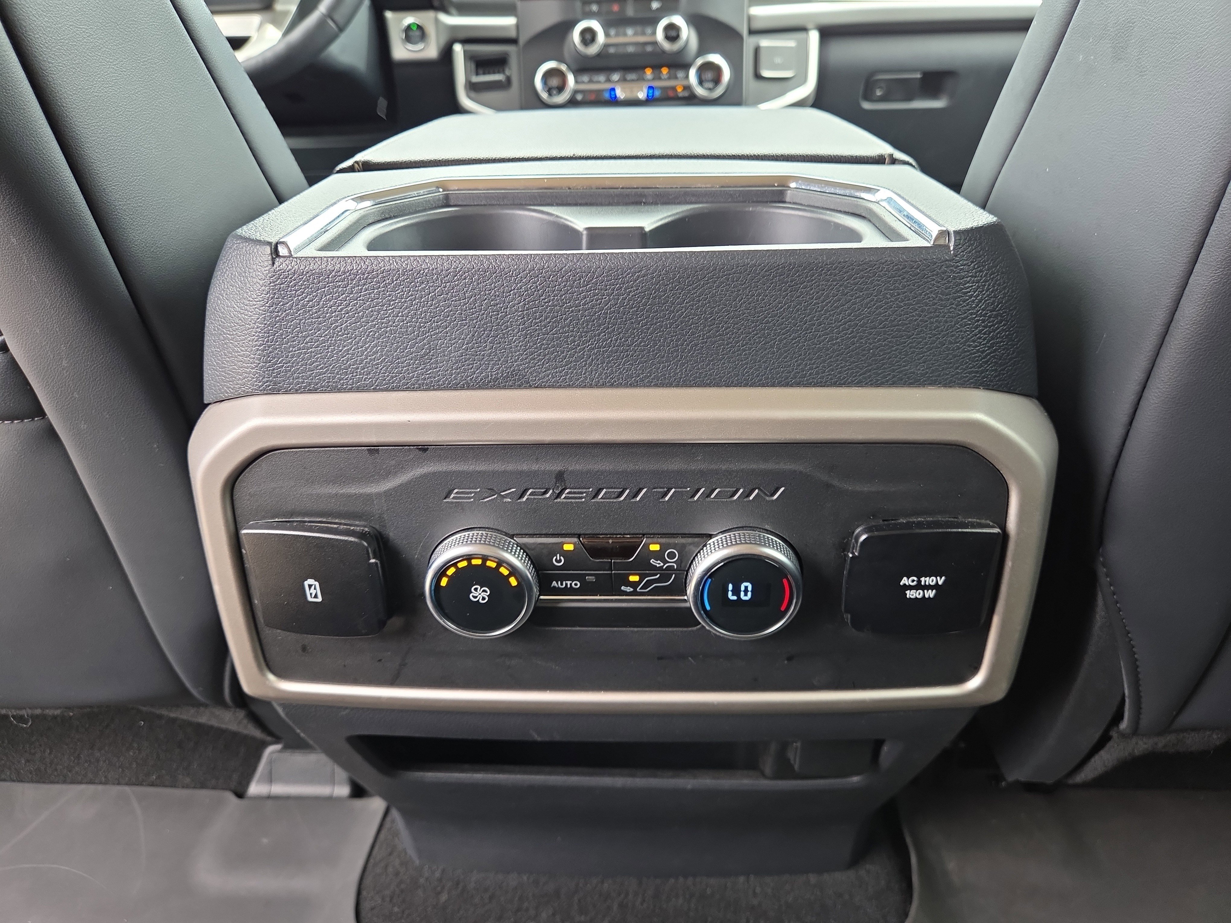 Used 2024 Ford Expedition XLT RWD image 13