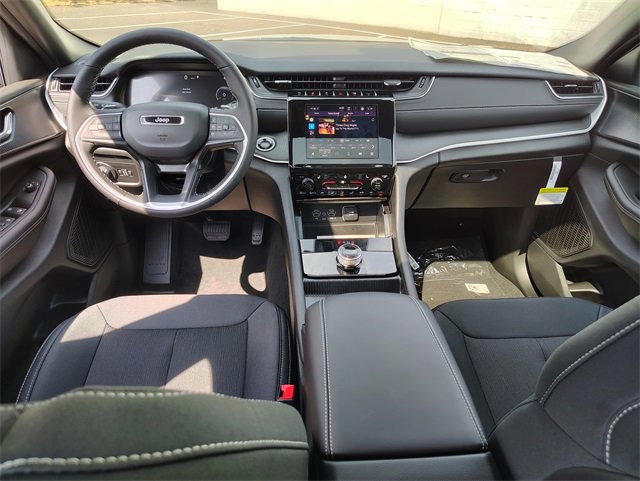 New 2025 Jeep Grand Cherokee L Laredo w/ Luxury Tech Group I image 16