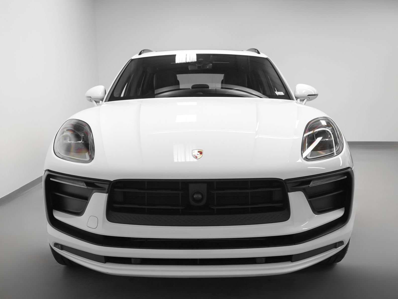 Certified 2023 Porsche Macan image 8